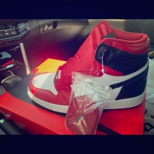 Jordan 1 OG Satin snake